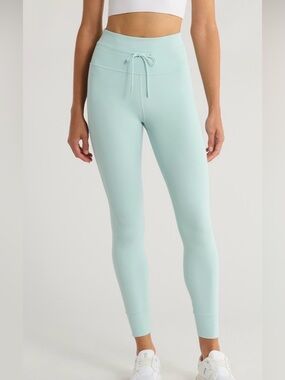 Vuori Daily leggings